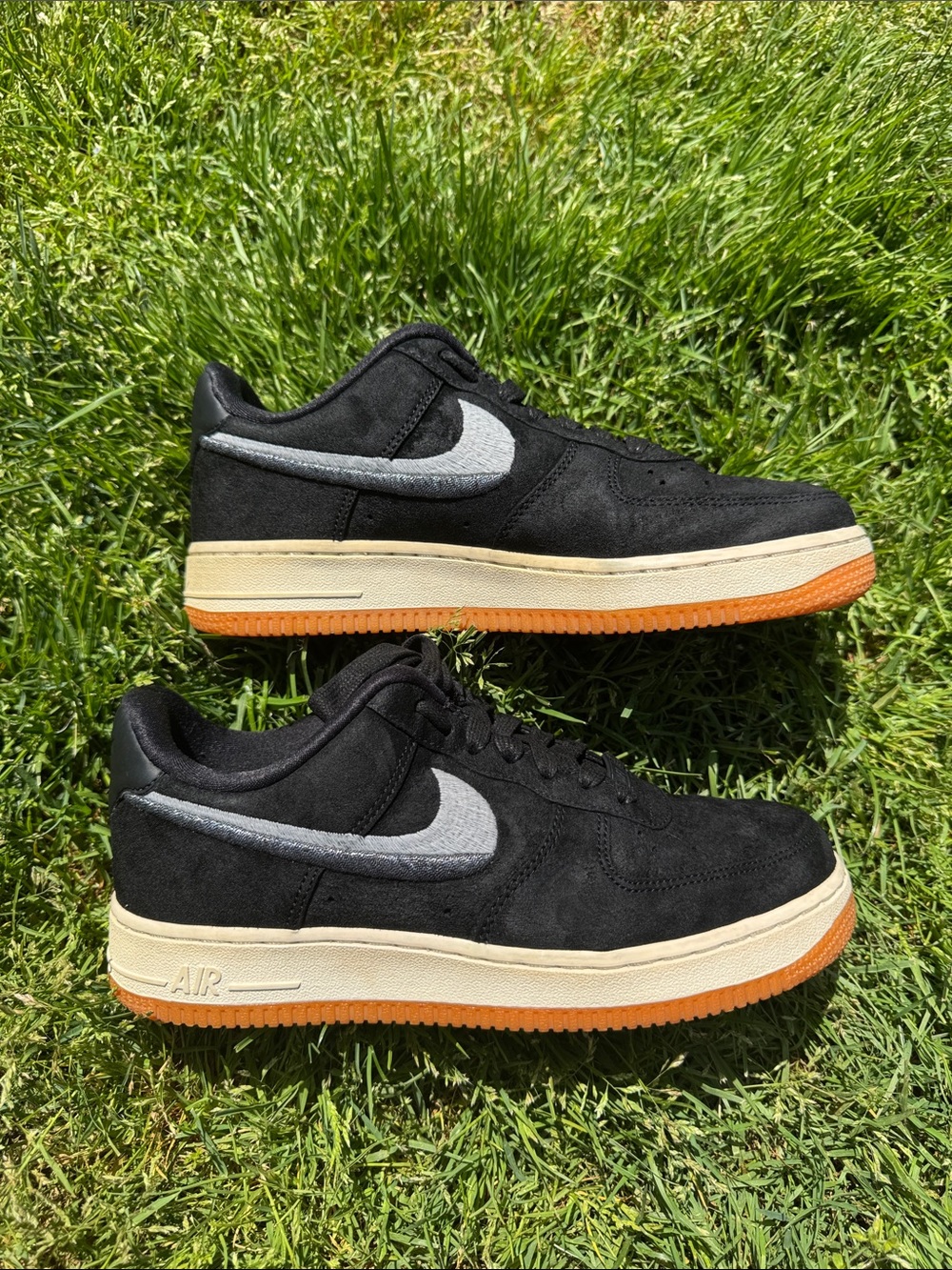 NIKE WMNS AIR FORCE 1 07 LX BLACK-GUM YELLOW